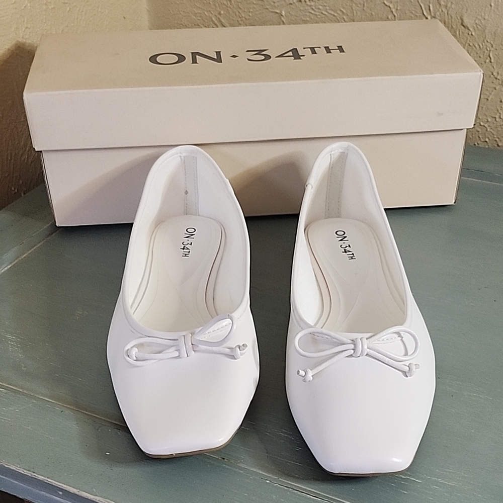 Classic White Ballet Flats with Bow